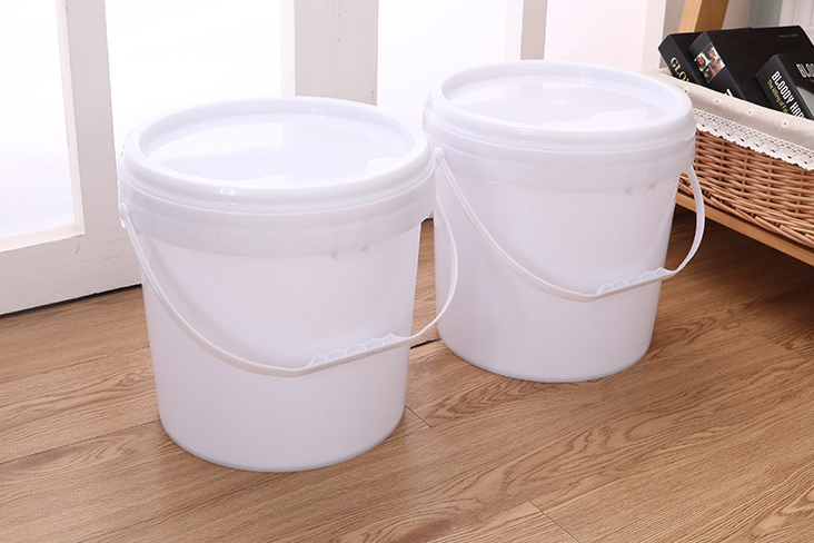 公司主要經(jīng)營(yíng)：15L、18L、20L等塑料密封桶及塑料方盒等產(chǎn)品